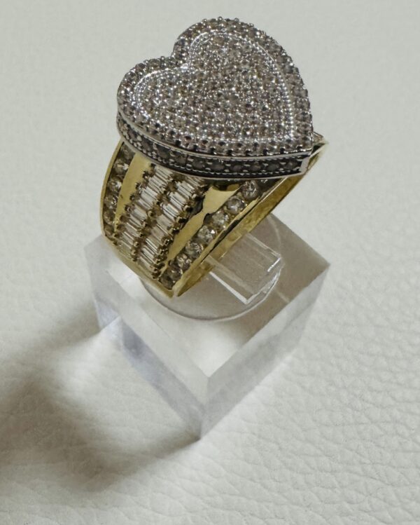 RINGS Corazon Z 10 k Zirconia Size 8 Weight 6.24 gr - Image 3