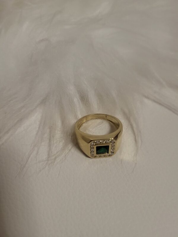 RINGS Piedra Verde 10 k Zirconia Size 11 Weight 6.47 gr