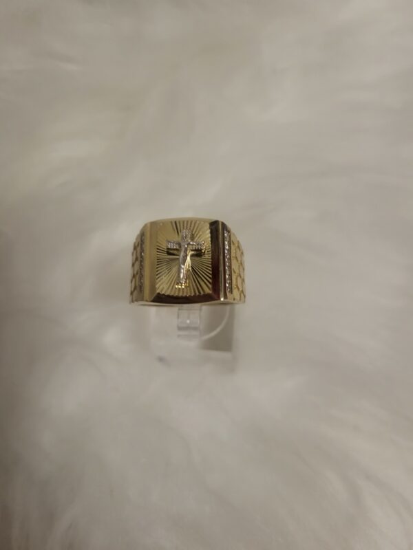 RINGS Cristo 10 k Zirconia Size 10 Weight 9.62gr